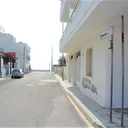 Ferienwohnung Monolocale Eddy By Salentolimit Torre Lapillo Exterior foto